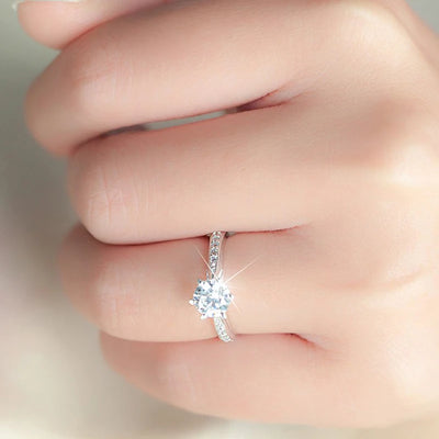 Huitan Cubic Zirconia Wedding Ring – 6-Claw Elegant CZ Band for Women